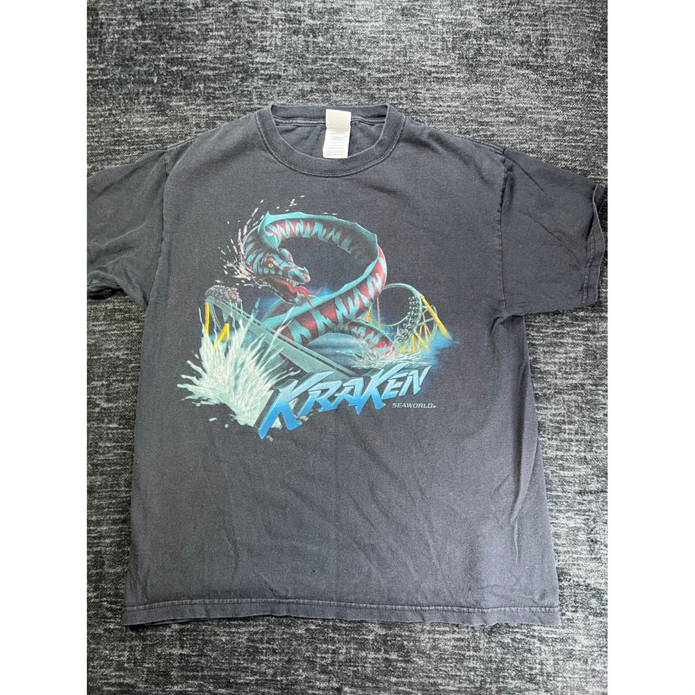 Delta Kraken SeaWorld Graphic T-Shirt Mens Medium Black Roller Coaster Vintage